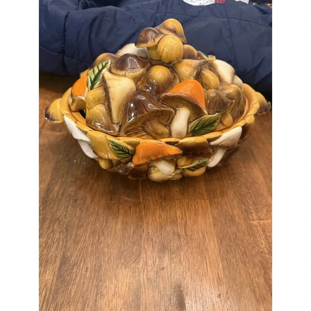 Retro VTG 1970s mushroom tureen No Ladle Likely Arnels Or Similar HTF Rare